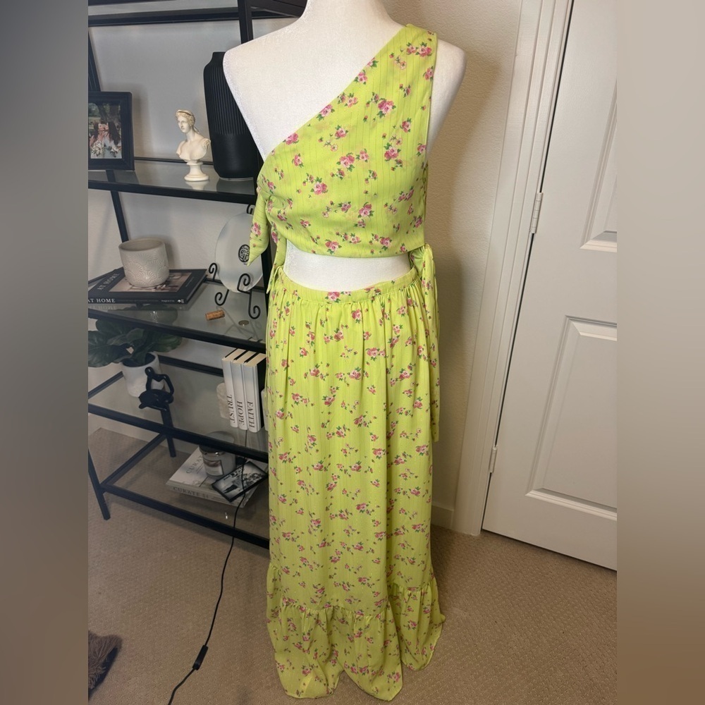 NWT WAYF DARLIN CUT-OUT FLORAL ONE SHOULDER MAXI DRESS LEMON DITSY PINK SIZE M - Picture 8 of 9